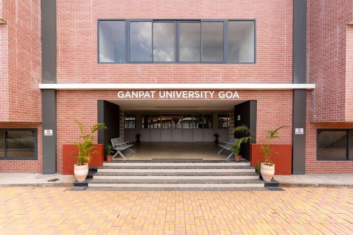 Hostel Entrance Lobby